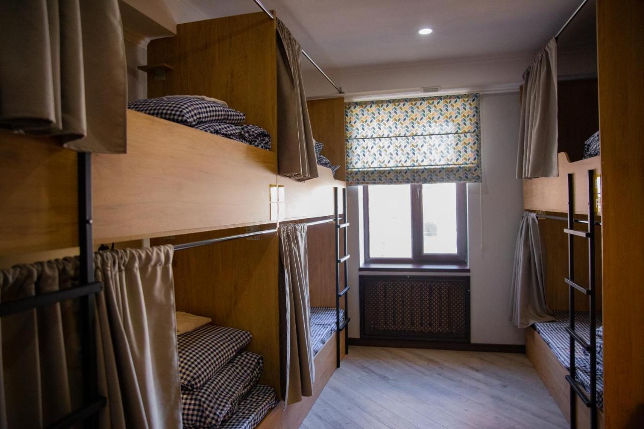 People Hostel ビシュケク エクステリア 写真