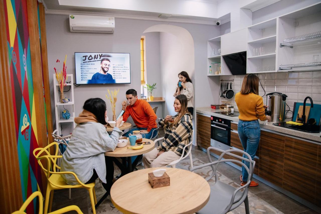 People Hostel ビシュケク エクステリア 写真
