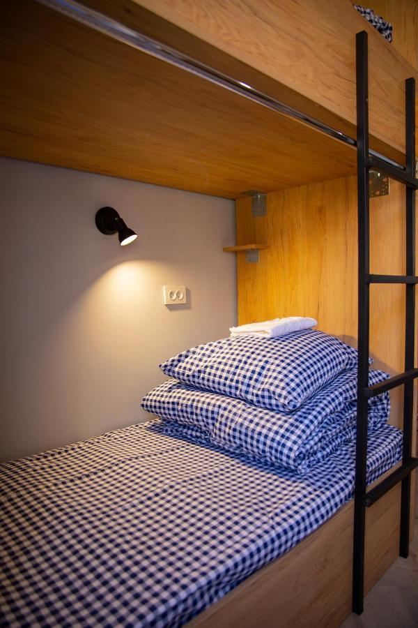 People Hostel ビシュケク エクステリア 写真
