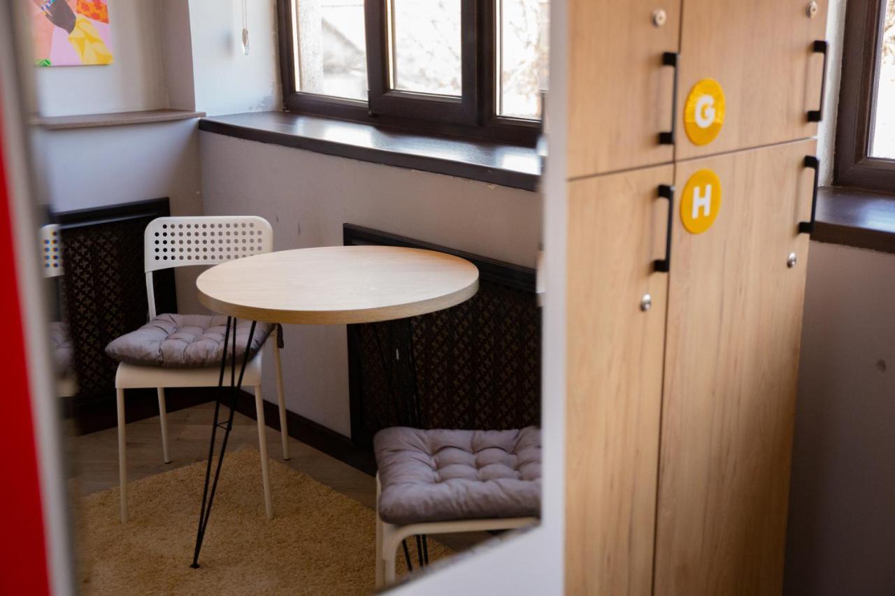 People Hostel ビシュケク エクステリア 写真
