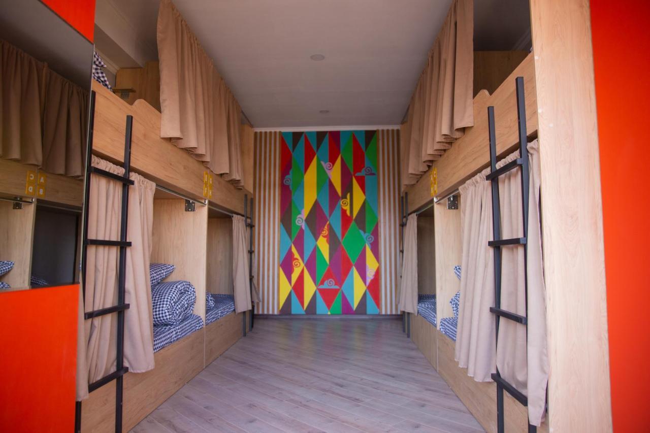 People Hostel ビシュケク エクステリア 写真