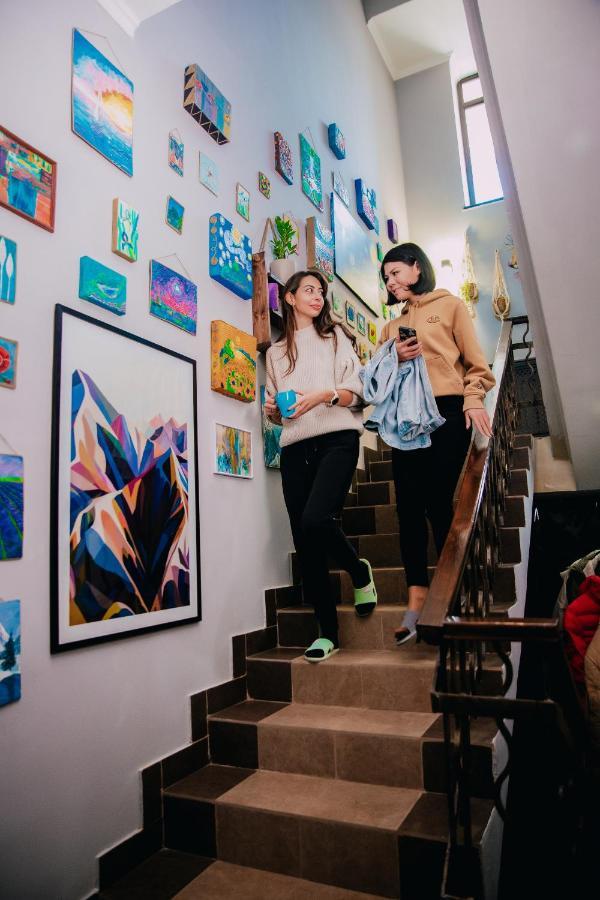 People Hostel ビシュケク エクステリア 写真