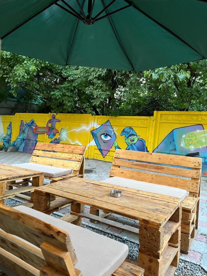 People Hostel ビシュケク エクステリア 写真